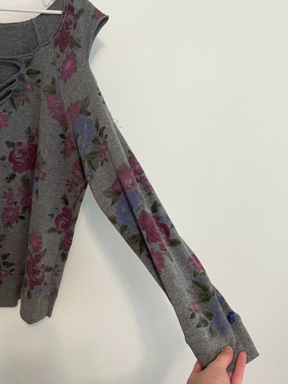 TORRID 4 Plus Size Floral Slashed Sweatshirt Gray Grey Purple Blue Grunge 2010s - Picture 10 of 16